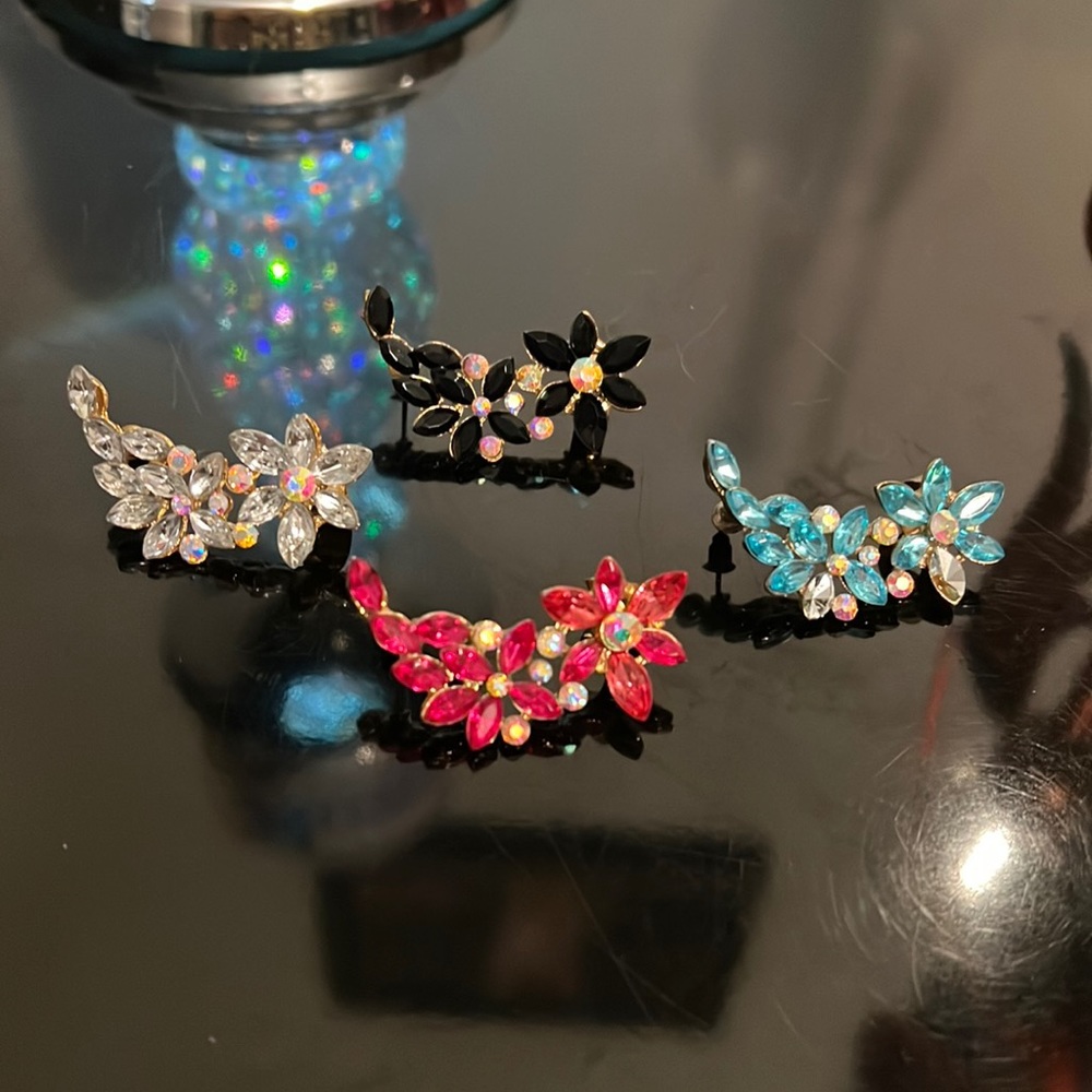 🆑FINAL PRICE‼️ 4 crawlers Black Silver Pink and Blue